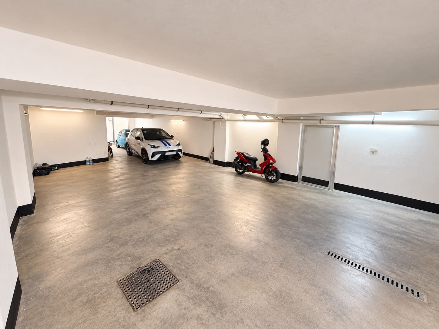 150 Sqm Garage in Mosta - Image 1