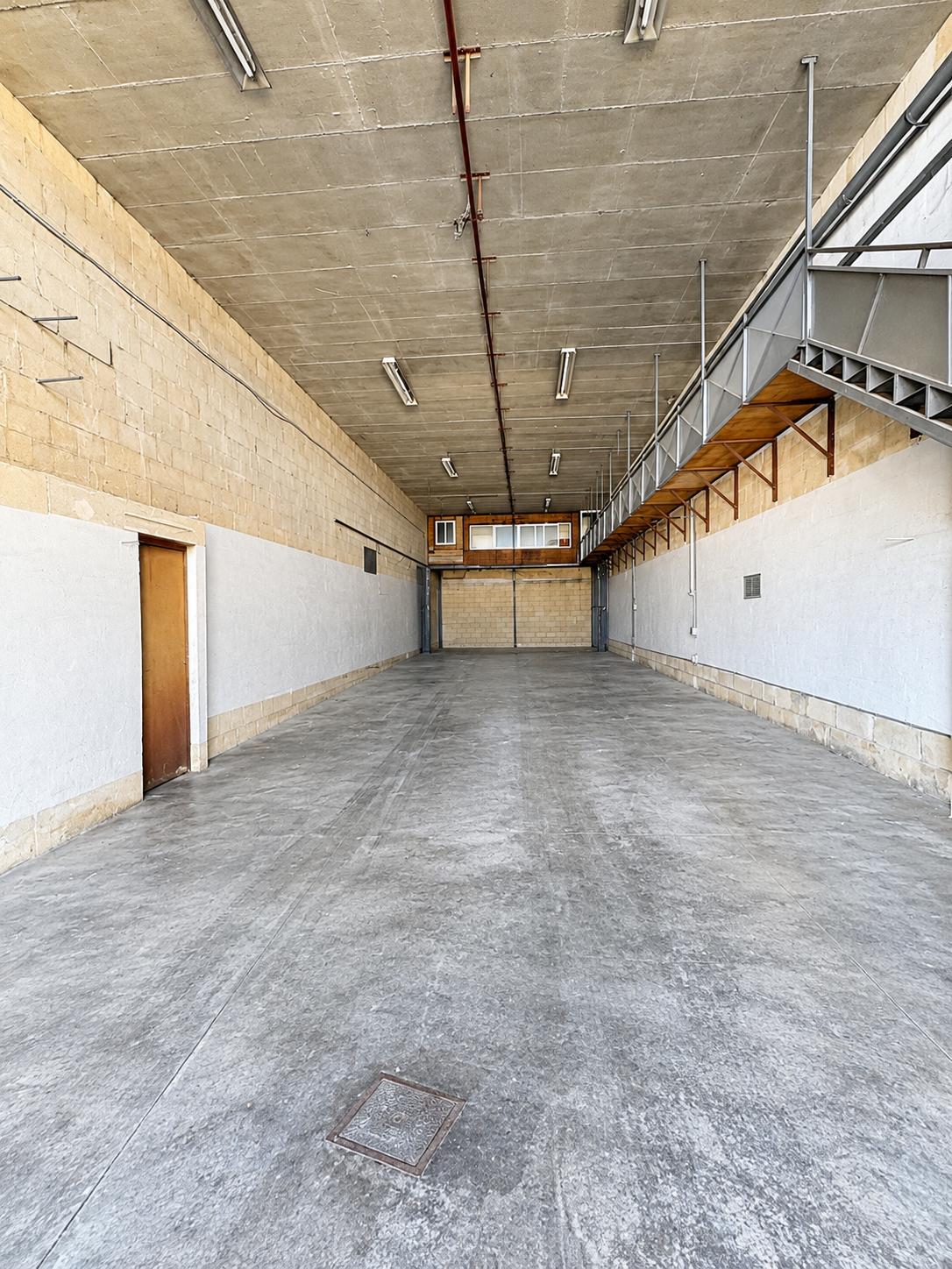 236 sqm Large Warehouse in Luqa - Image 1