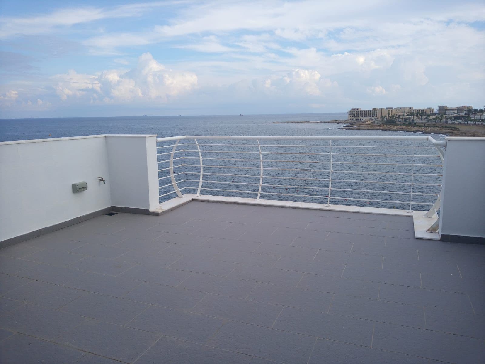 Penthouse in Marsaskala - Photo 1 of 11