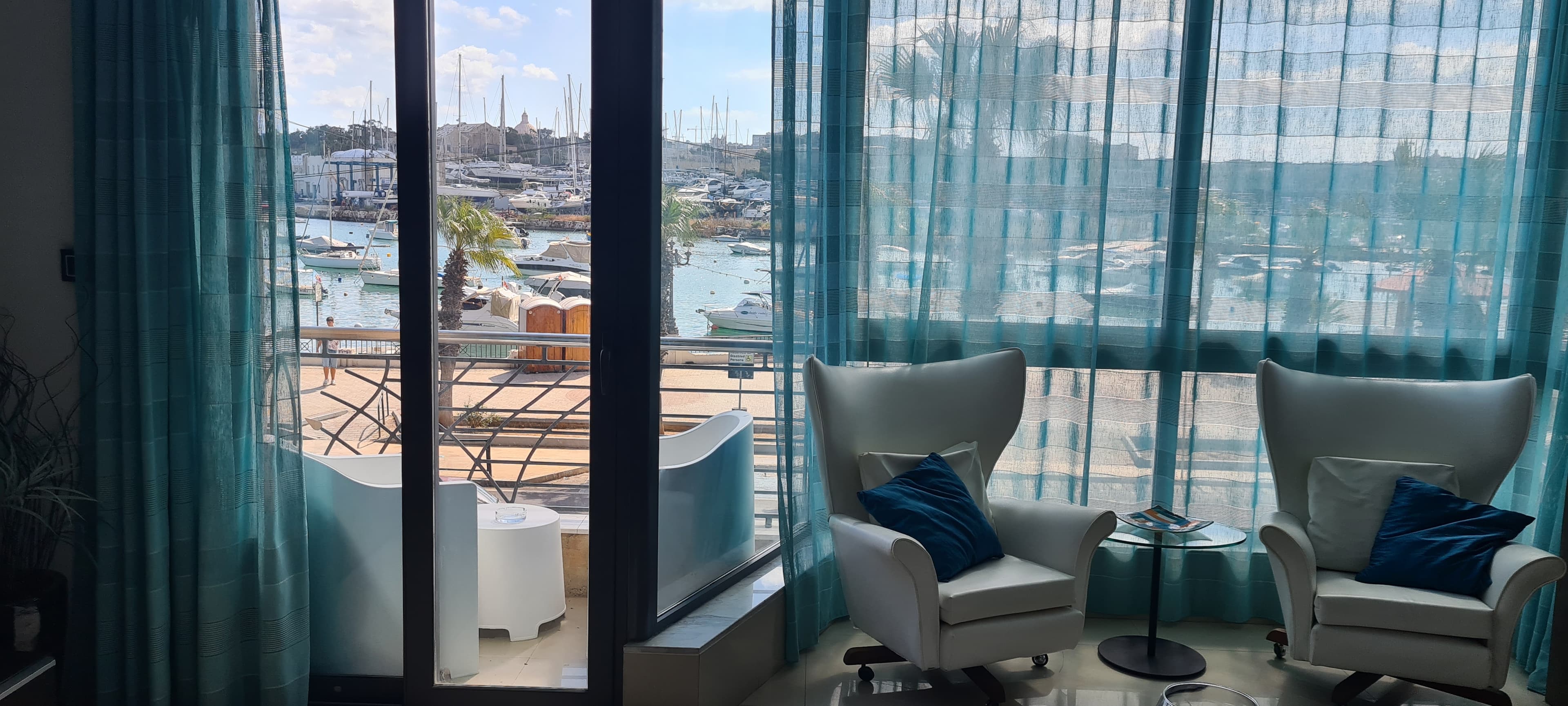 Two Bedroom Apartment with Seaviews in Gzira - Image 1