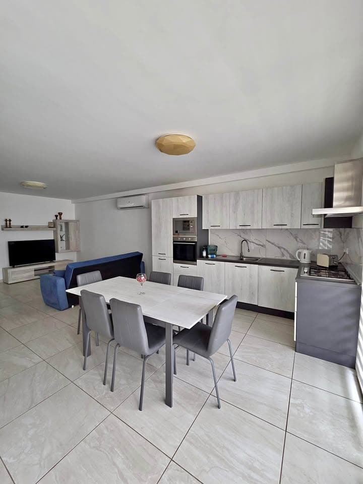 Apartment in Fgura - Image 1